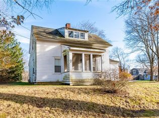 16 Richmond Ave, Barrington, RI 02806