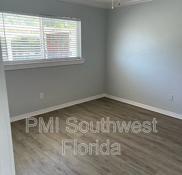 6367 Gateway Ave — Photo 14