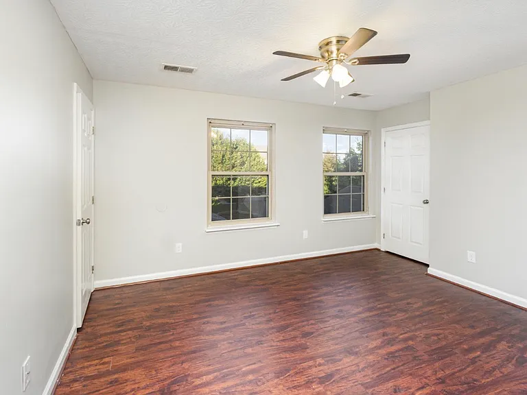 306 Alex Ln — Photo 12