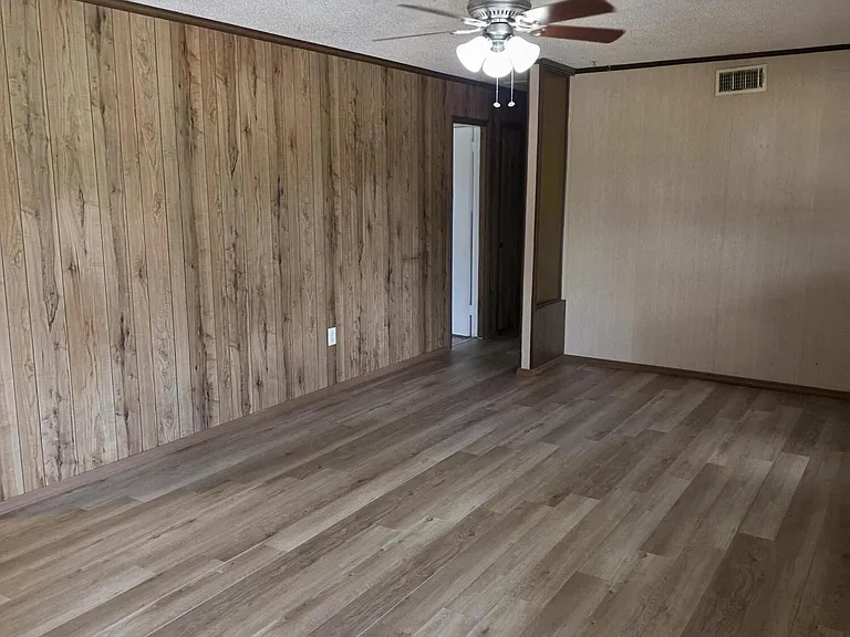 2910 Zephyr Ln — Photo 4