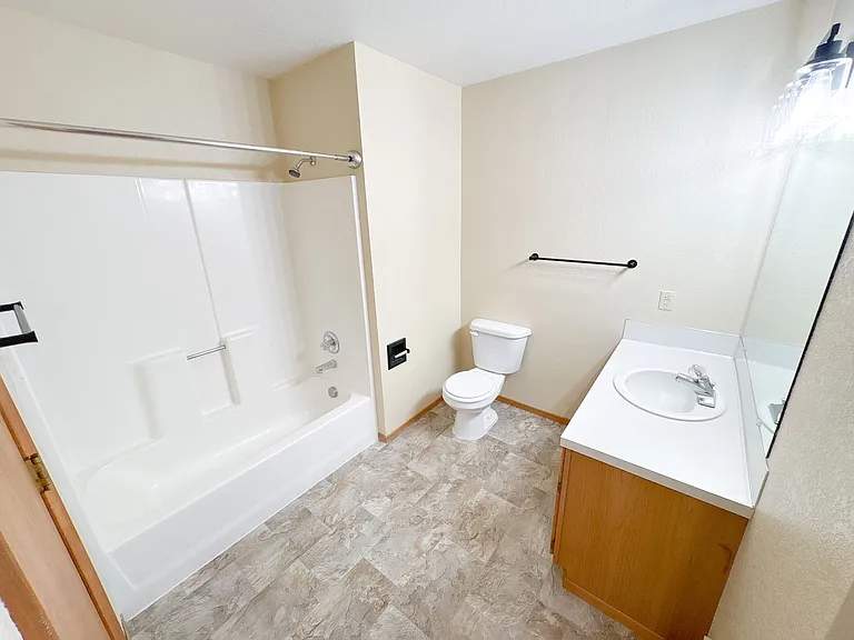 5440-5442 N Hills Dr #5444 — Photo 15
