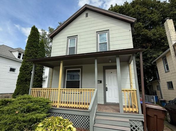 138 W Bloss St
