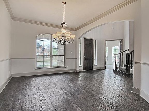 5th image of 416 Silver Springs Ln