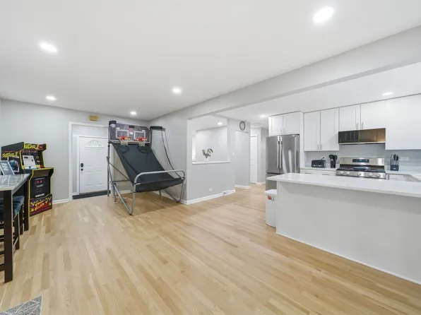 12804 W Playfield Dr #Id1330088p, Crestwood, IL 60418