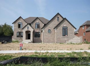 62849 Morningside Dr, Washington, MI 48094