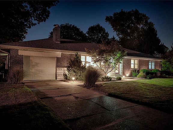 4th image of 76 Grand Circle Dr