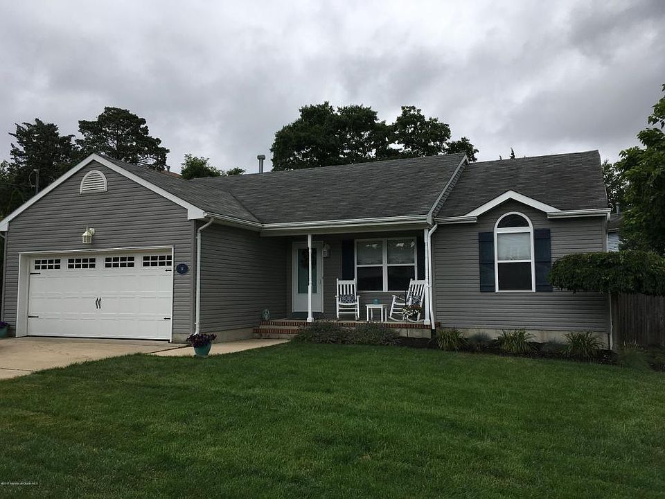 1st image of 14 River Dr
