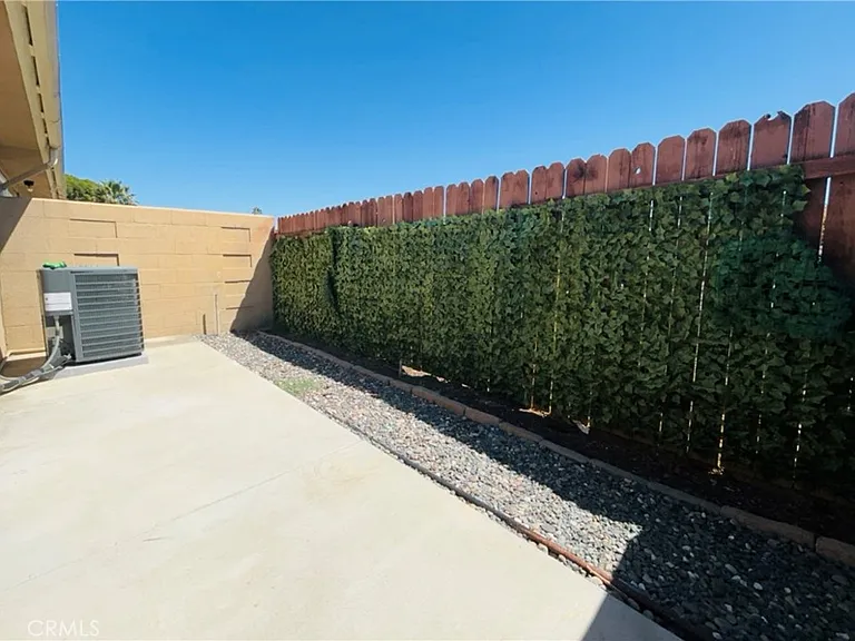 4723 Jackson St — Photo 11