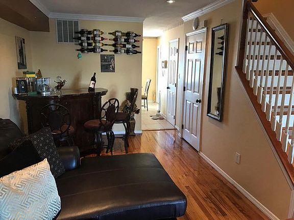 5th image of 72 Millstone Ct