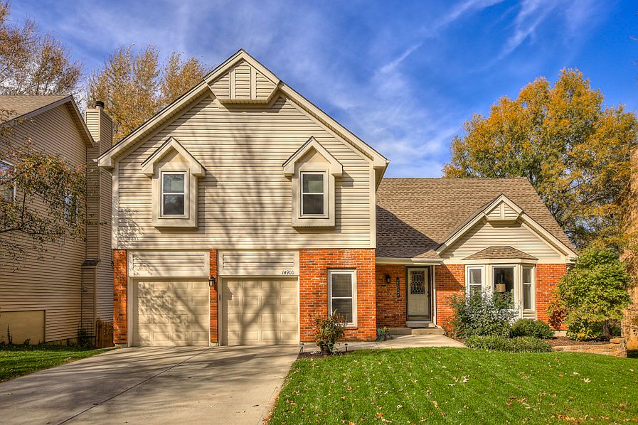 Low Maintenance Exterior!