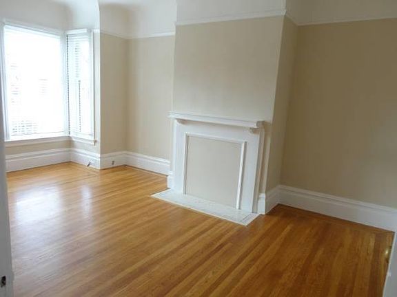 4th image of 160 Beulah St #162A