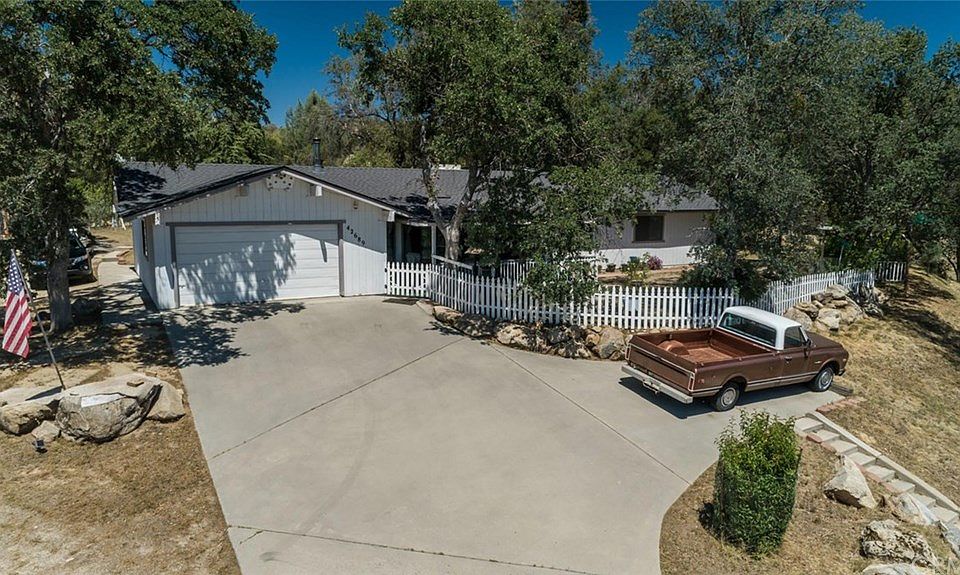 1st image of 42689 Badger Circle Dr