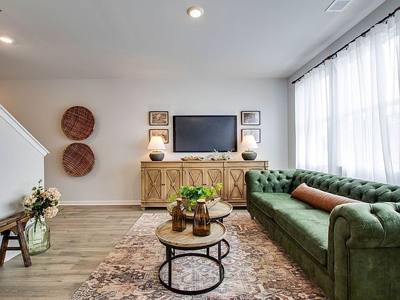 4th image of 333 Carp Ct