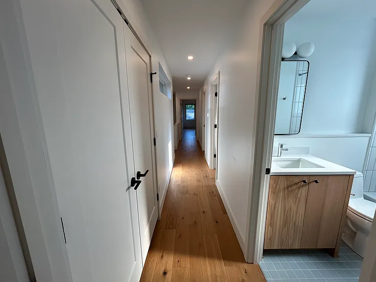 1003 E Washington St — Photo 28