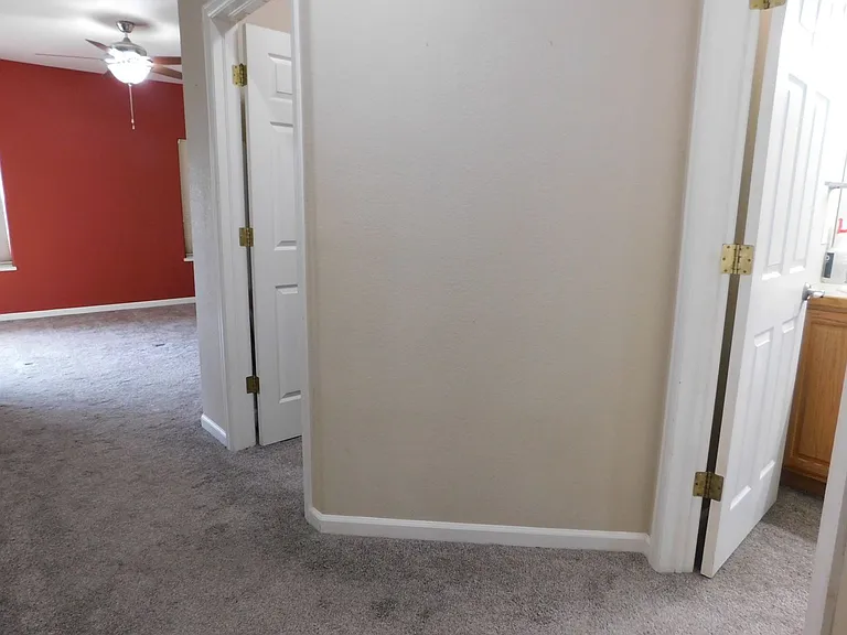 566 Garnet Dr — Photo 10