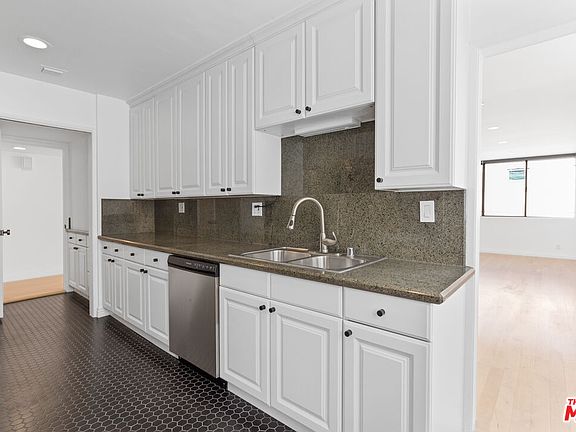 4th image of 440 S Roxbury Dr APT 102