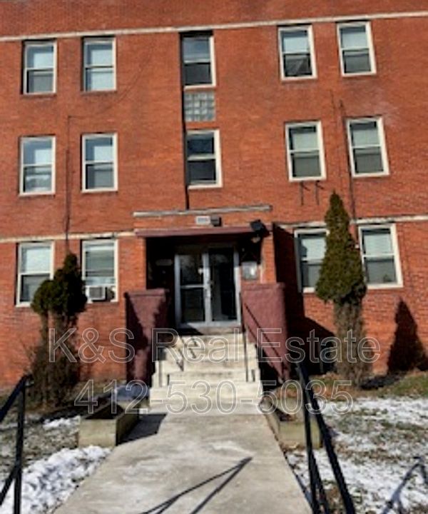 1st image of 1309 Wood St APT 2
