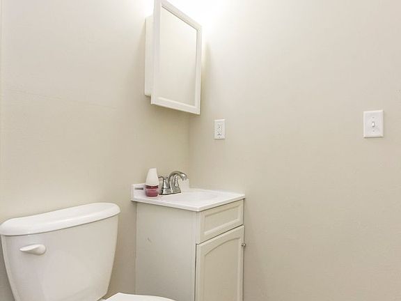 4th image of 115 3rd St NW Unit 1