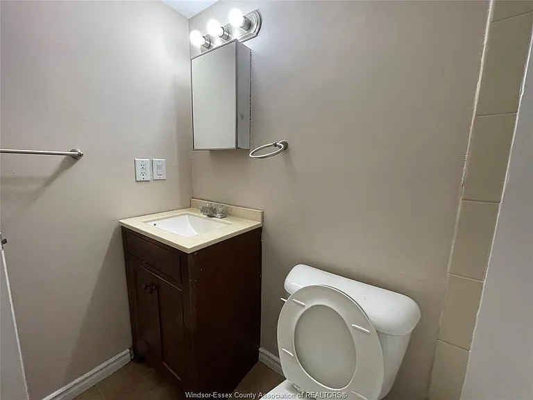 928 Howard Ave #7 — Photo 16