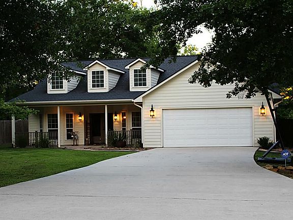 4th image of 15148 Paradise Ct