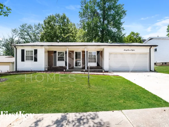 6780 Lesli Mari Ct, Florissant, MO 63033