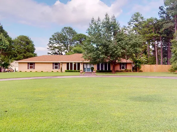 106 Ridgewood Cir, Atlanta, TX 75551