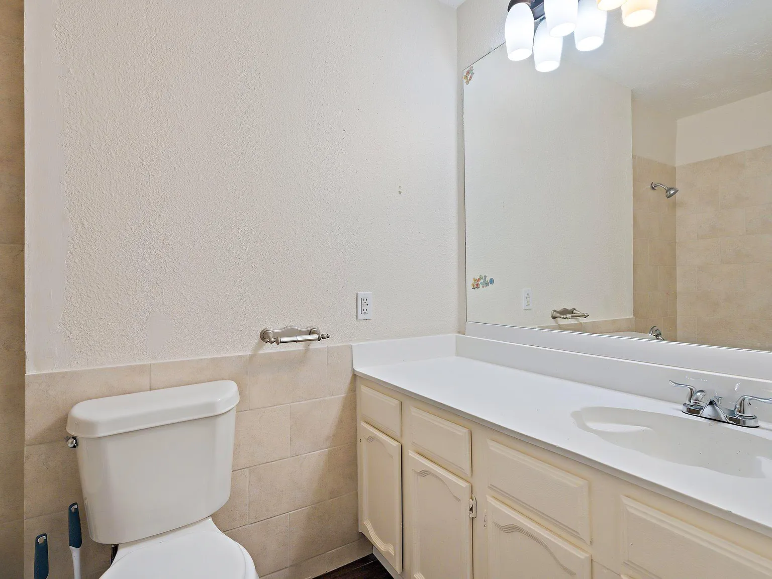 4 bed, 2.0 bath, $754 — Photo 3