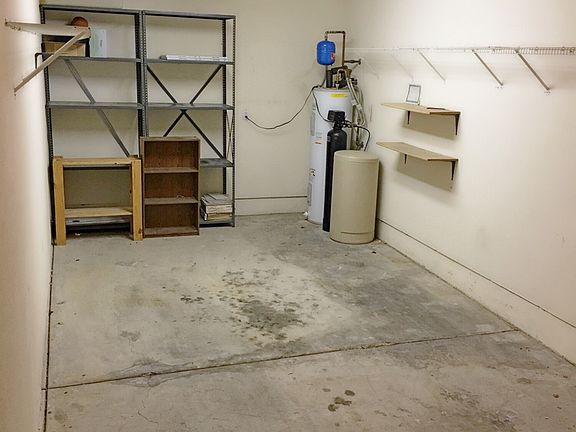 5th image of 420 Acoma Blvd S Unit 15