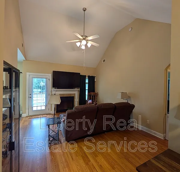 1228 Peacock Trl — Photo 4
