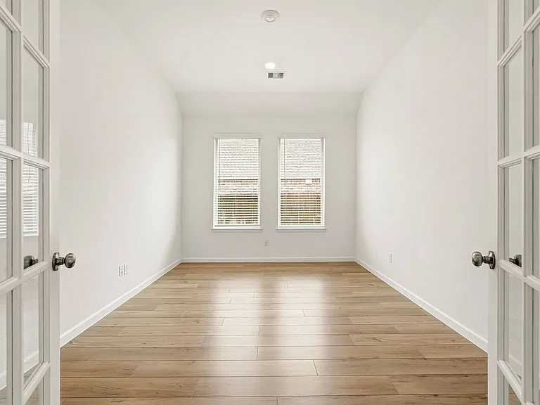 15551 Blue Lake Dr — Photo 11