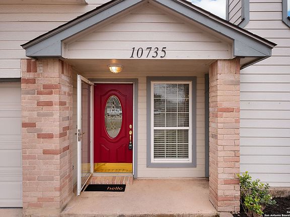 3rd image of 10735 LAKE PATH DR