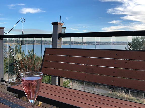 Upper deck 12’ x 16’