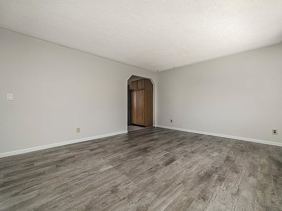 2nd image of 7801 Wagon Wheel Ln