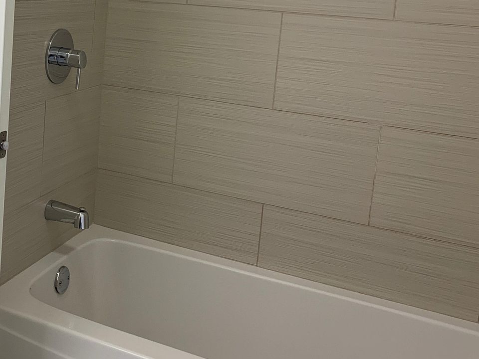 1st image of 1305 S Michigan Ave #Gu154