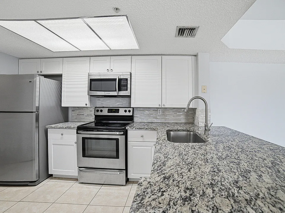 5045 Wiles Rd #308