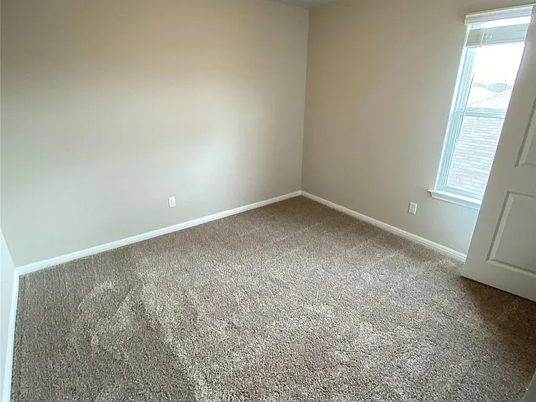 912 Main St — Photo 25