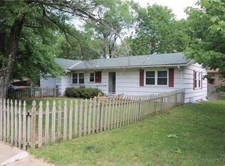 600 SW 2nd St, Lees Summit, MO 64063