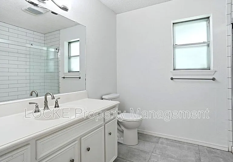 4917 Ledgestone Dr — Photo 14