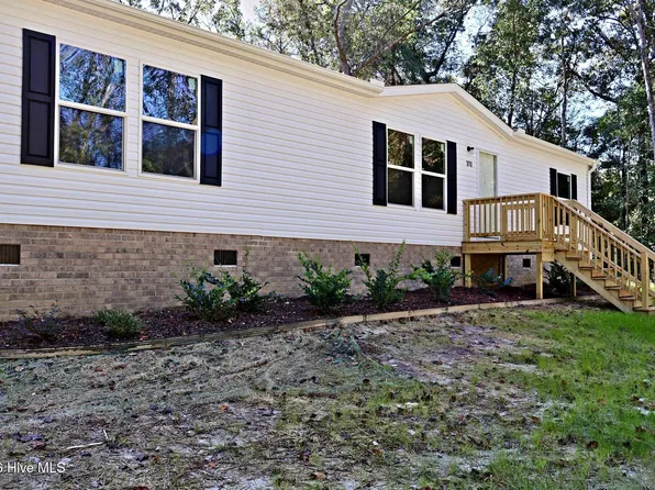 372 Mallard Roost Drive, Burgaw, NC 28425
