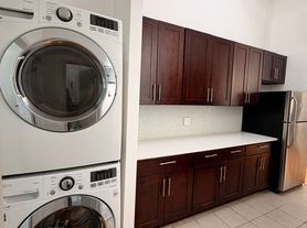 211 Wyckoff Ave, Brooklyn, NY