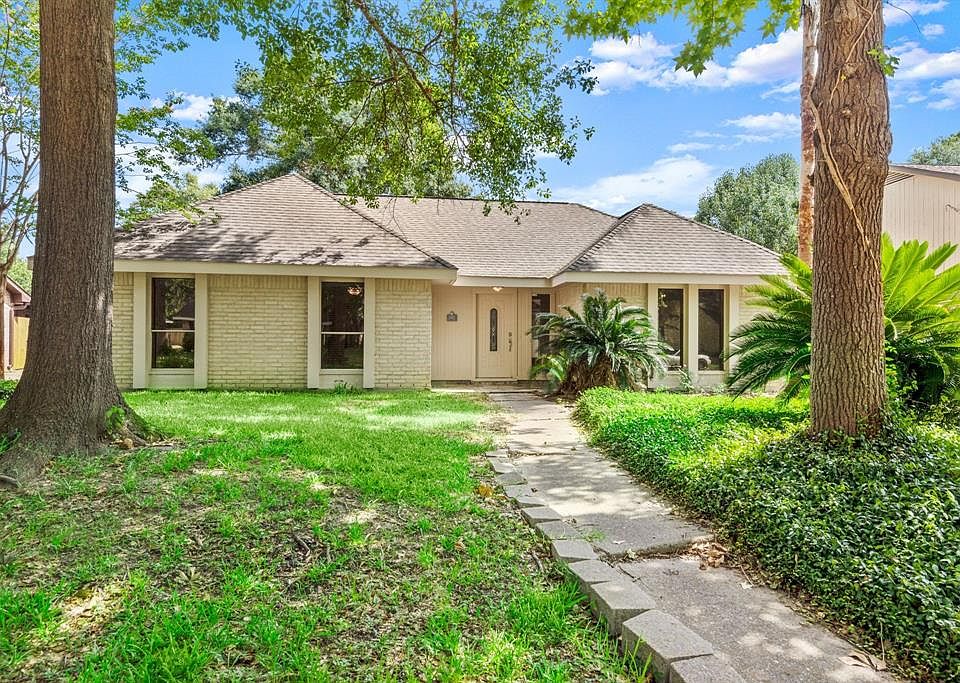 1st image of 3811 Hill Springs Dr