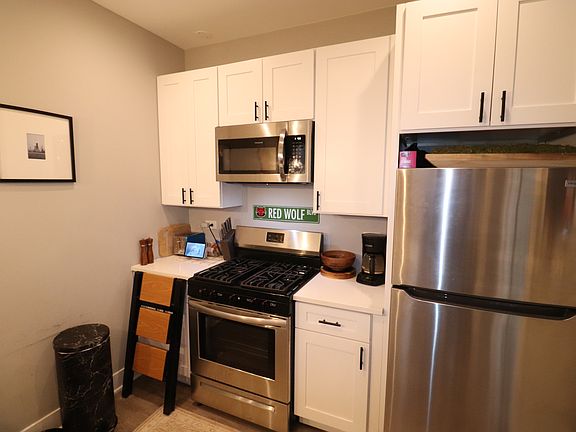 2nd image of 1345 N Bosworth Ave #3R