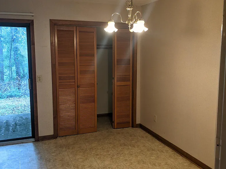 260 Edith Way — Photo 10
