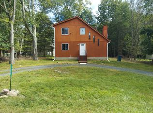 105 Feather Ln, Tobyhanna, PA 18466