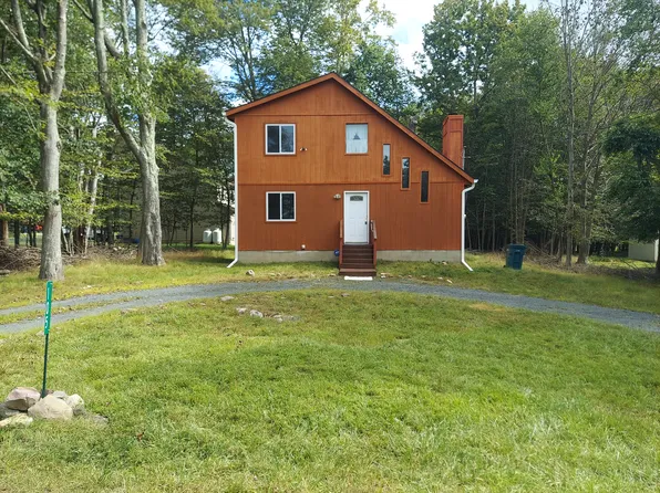 105 Feather Ln, Tobyhanna, PA 18466
