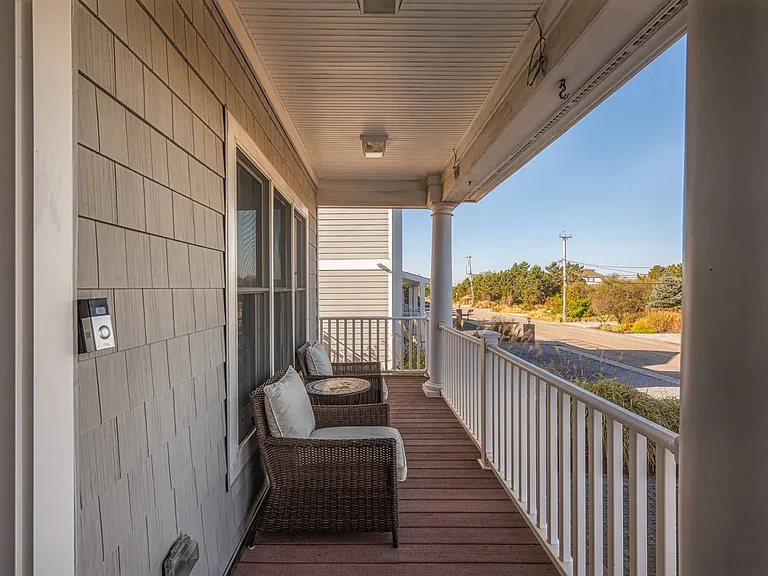 863 Dune Rd — Photo 19