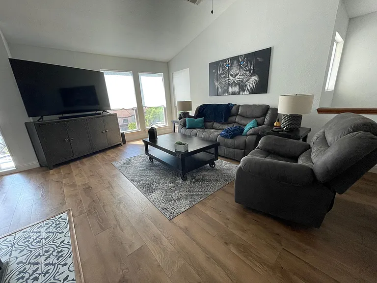 3805 Mediterranean St — Photo 9