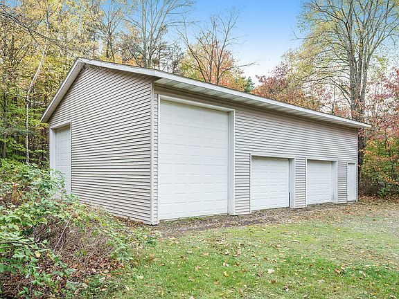2nd image of 4925 Butternut Dr