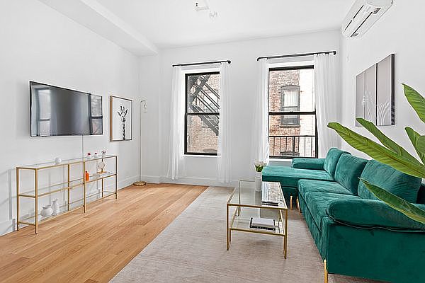 1st image of 517 W 45th St #41D
