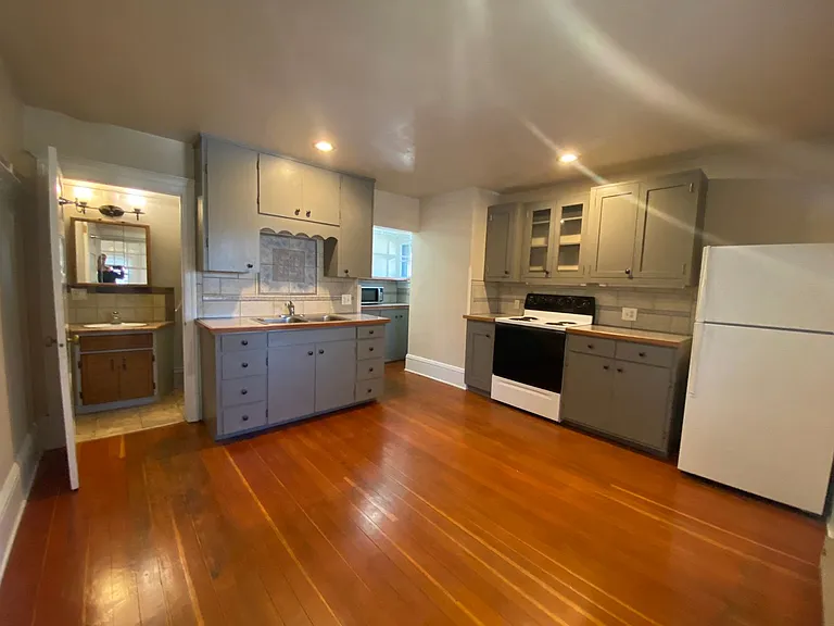 1621 W. 9th Ave — Photo 9